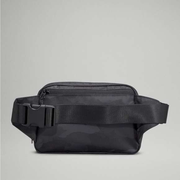 NWT!! Lululemon Everywhere Belt Bag Large 2L - Picture 6 of 6